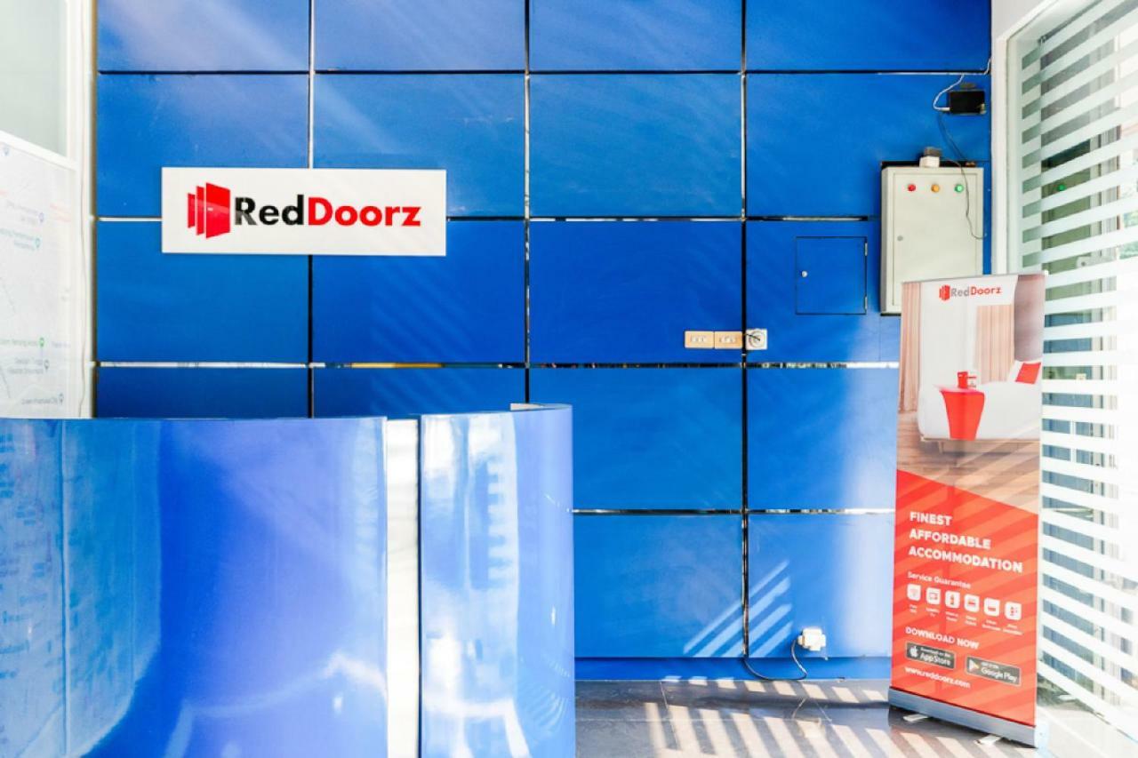 RedDoorz Plus near Taman Ismail Marzuki Cakarta Dış mekan fotoğraf