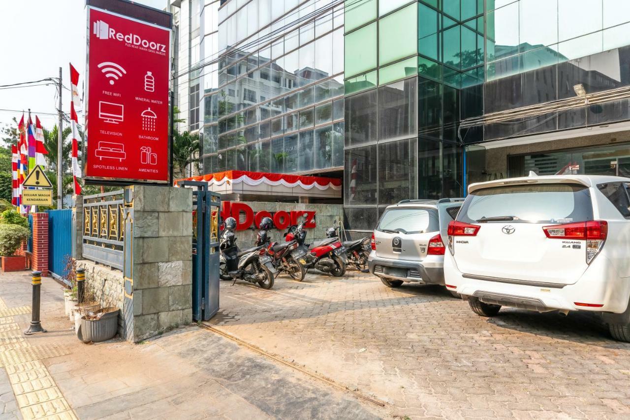 RedDoorz Plus near Taman Ismail Marzuki Cakarta Dış mekan fotoğraf